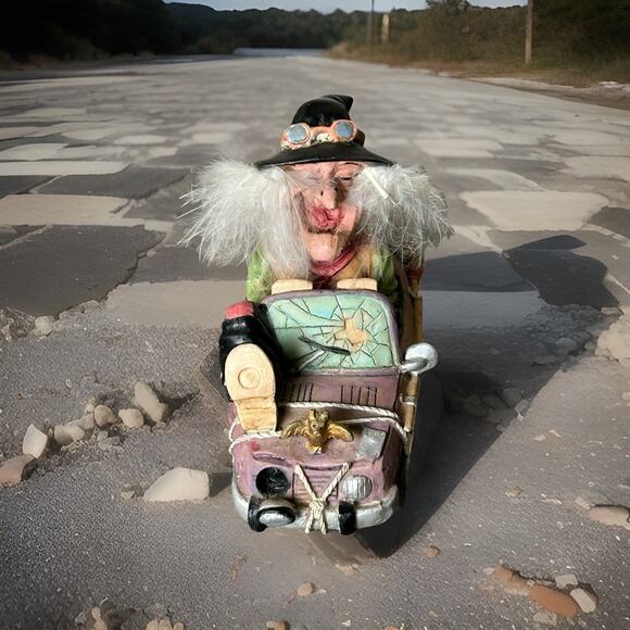 Adorable Vintage Resin On Vacation Witch Figurine. 4x3.5” - Picture 1 of 4